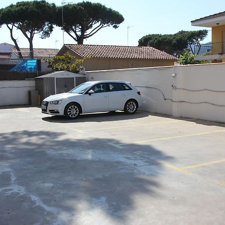 Apartamentos Caru Castelldefels Exterior photo